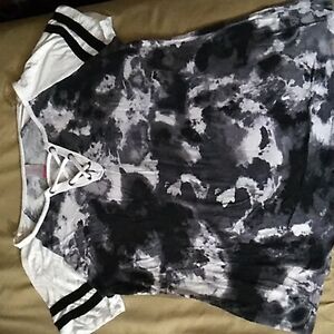 No Boundaries tie dye tee